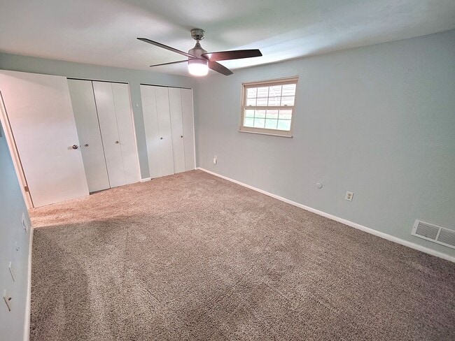 Building Photo - *Recently Updated 2BD/1.5BA Townhouse Available for Rent in West Mifflin*