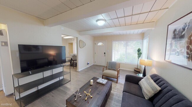 Building Photo - 1 br, 1 bath House - 762 Hamilton Ave Priv...