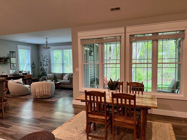 Dining Area - 1708 W Ezekiel Dr