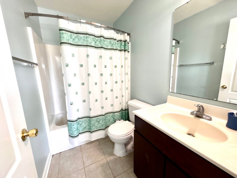 Building Photo - 48 Skyview Cir