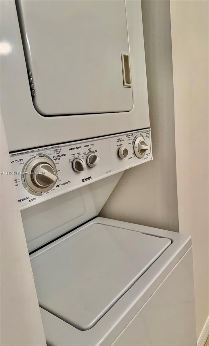 Building Photo - 2630 SW 28th St