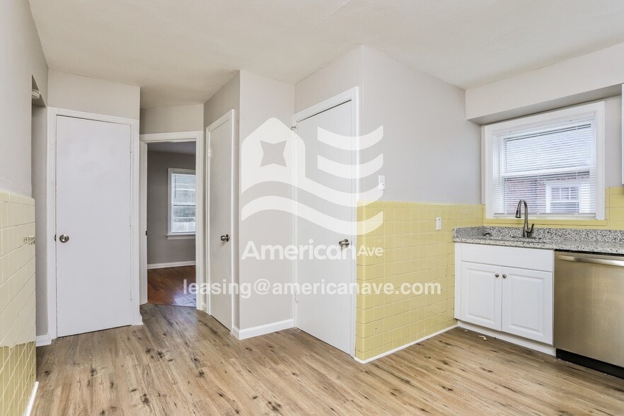 Building Photo - 6905 Raymond Ave