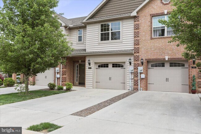 Building Photo - 20 Delano Dr