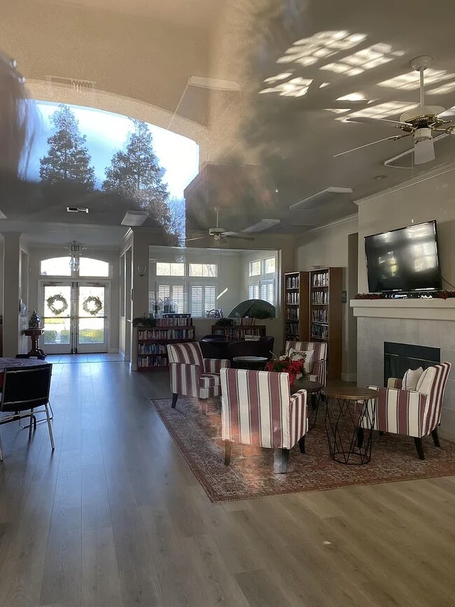 Building Photo - 3370 Spring Garden Dr