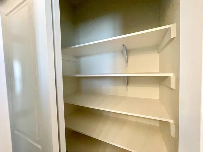 Building Photo - 34 Elm Via