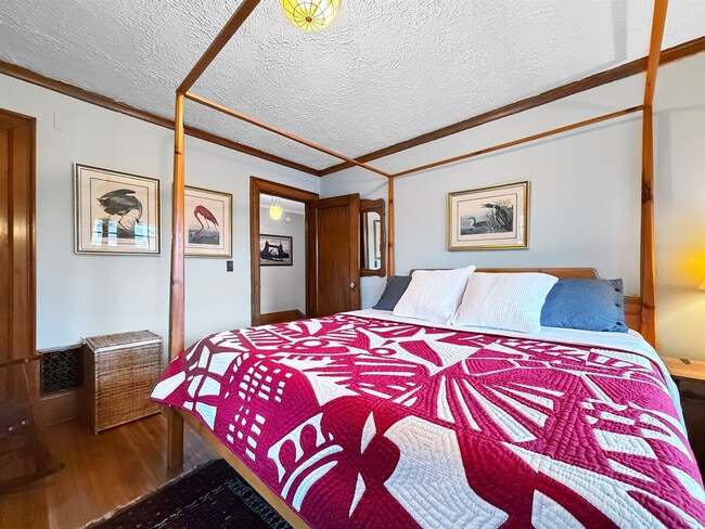 Building Photo - 410 Wellington Ave