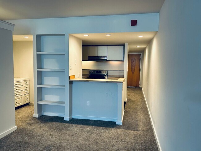 Building Photo - Welcome to Urban Elegance in the Heart of Historic Old City, Philadelphia