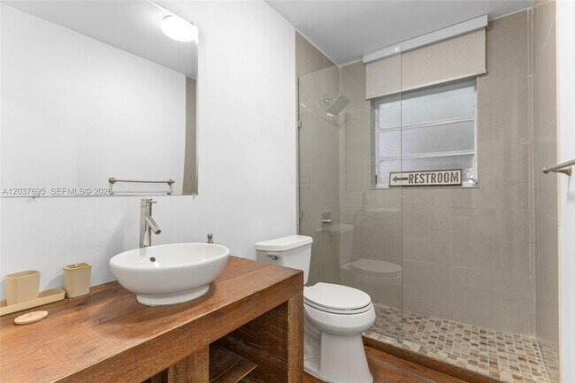 Building Photo - Hawthorne Avenue, Miami Beach, FL 33141 - 4 BR 3 BA single-family home