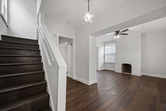 Building Photo - Madisonville- Charming 3+ bedroom 1.5 Bath, 1 car detached