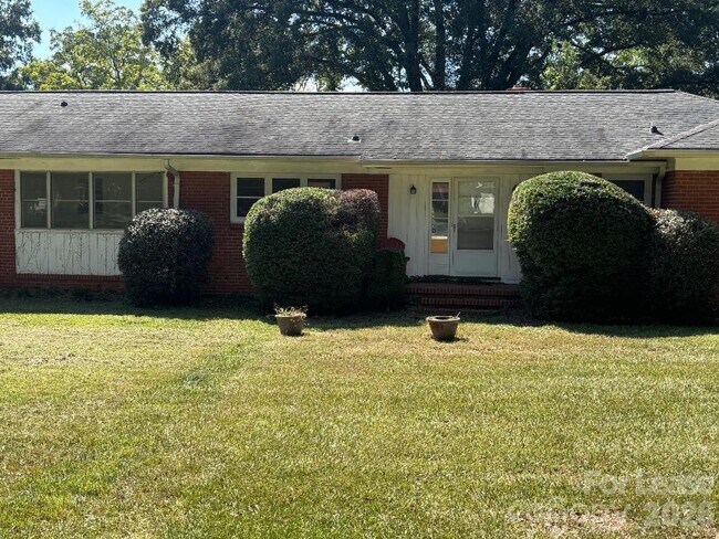 Building Photo - 6038 Preston Ln