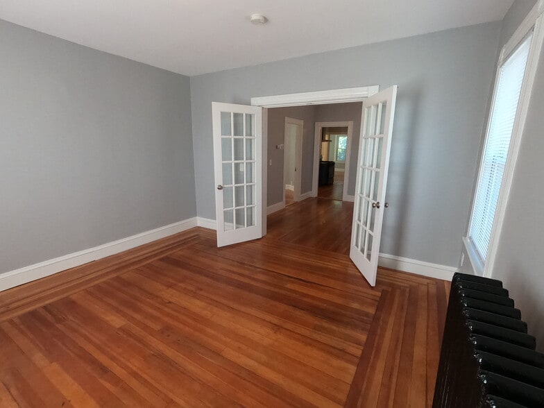 Front Room/Bedroom - 11 Mt Vernon St