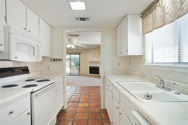 Building Photo - 4920 Byers Ave