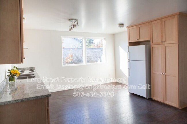 Building Photo - 4848 SE Bybee Blvd