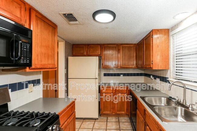 Building Photo - 1208 Westway Cir
