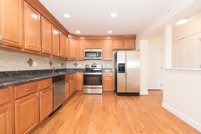 Building Photo - 2206 S Goebbert Rd