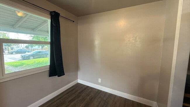 Building Photo - Must See: Charming 1-Bed, 1-Bath Home with...