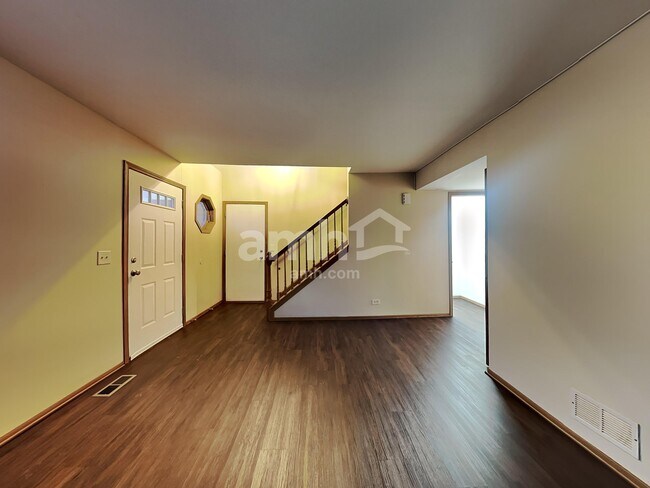 Building Photo - 1404 Keele Dr