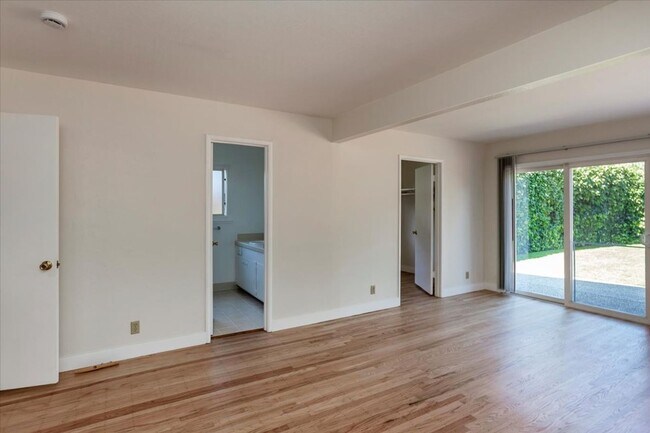Building Photo - Terrific Sunnyvale Home