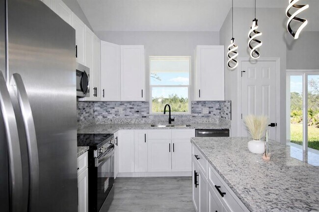 Building Photo - 4625 Cortez Blvd