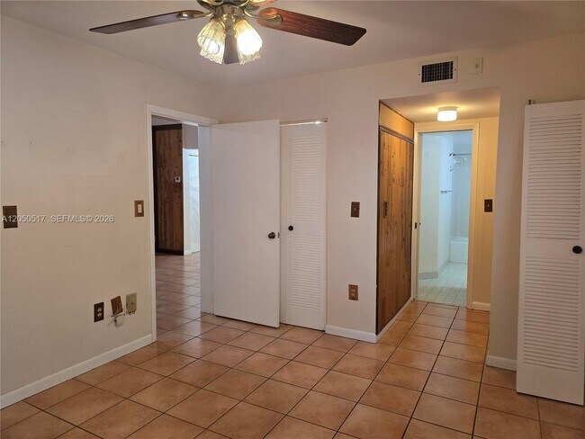 Building Photo - 15545 Miami Lakeway N