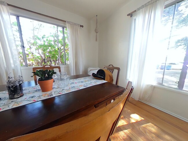 Building Photo - 4 Bedroom w/ POOL and Huge yard!