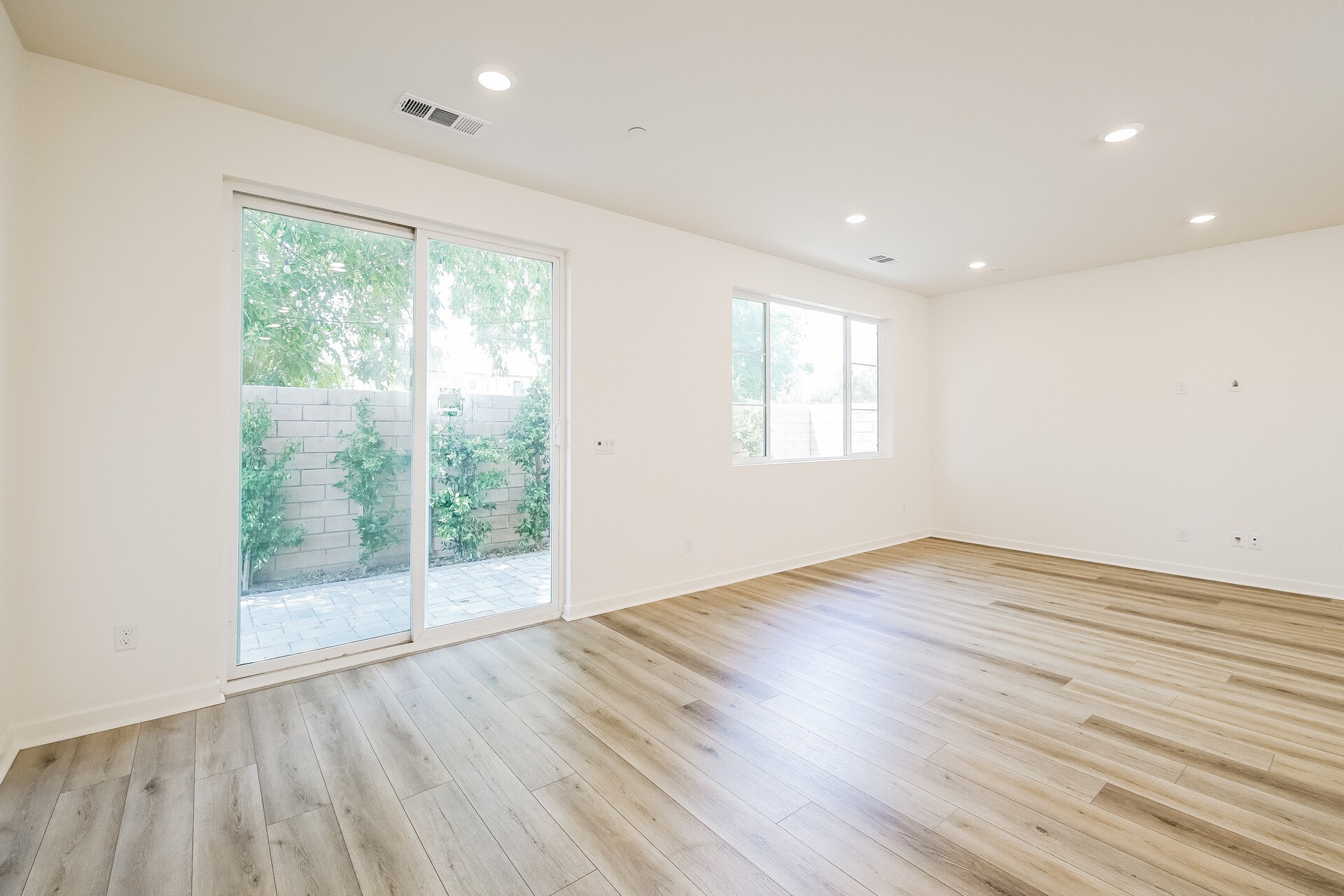 Building Photo - 8255 Sophie Ct