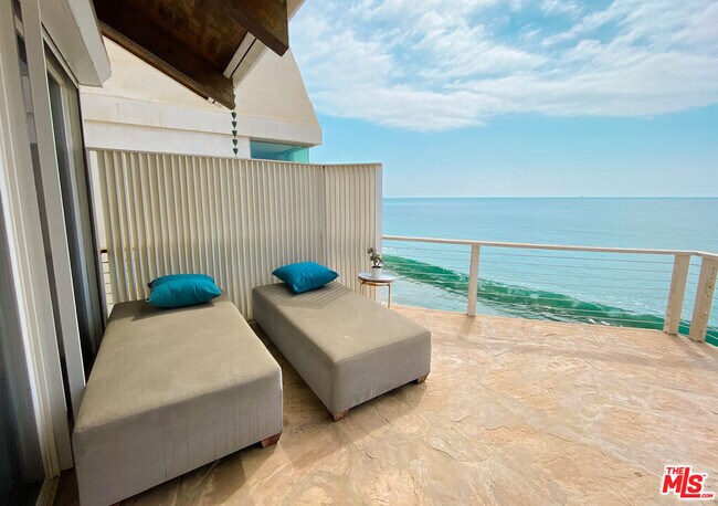 Building Photo - 27112 Malibu Cove Colony Dr