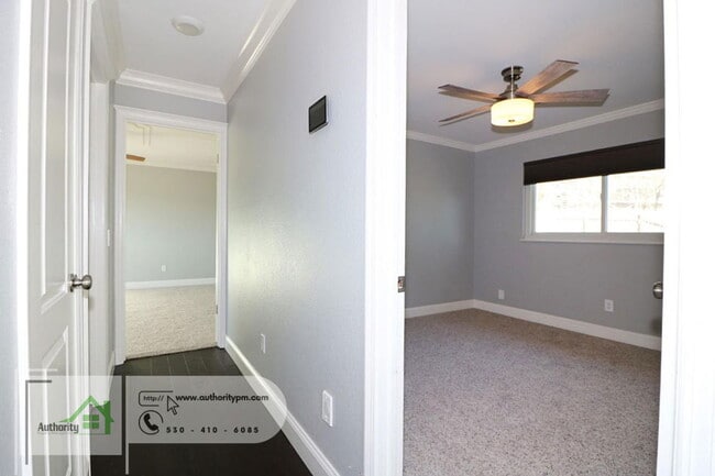 Building Photo - 251 Kamp Way