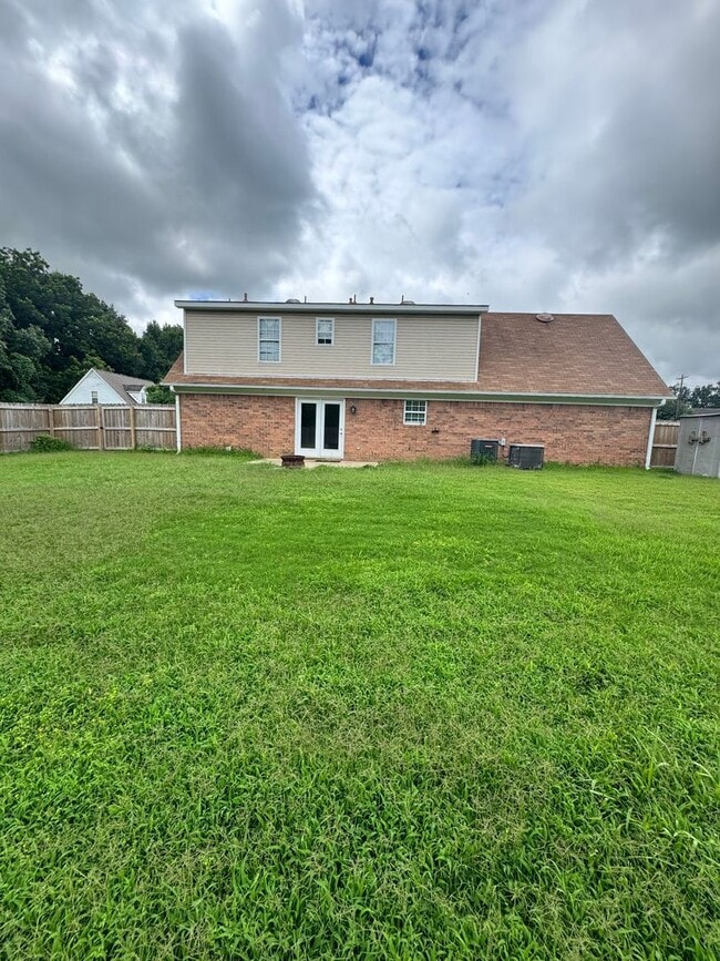 Building Photo - 386 Wylie Dr