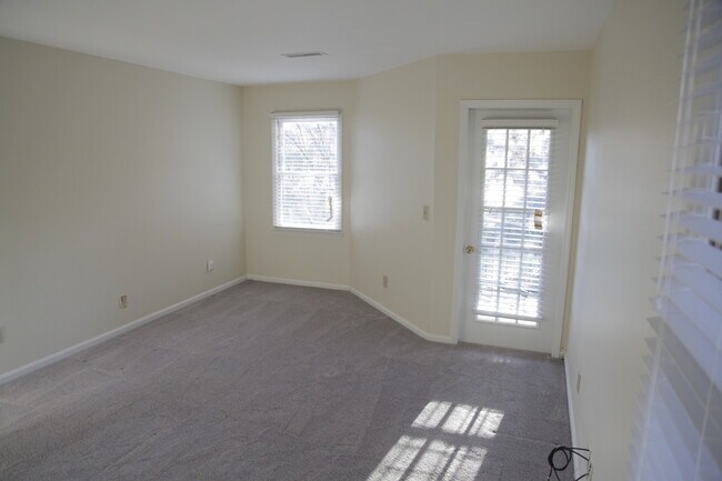 Building Photo - 2bd/2.5bth home in Southpark! Location, Lo...
