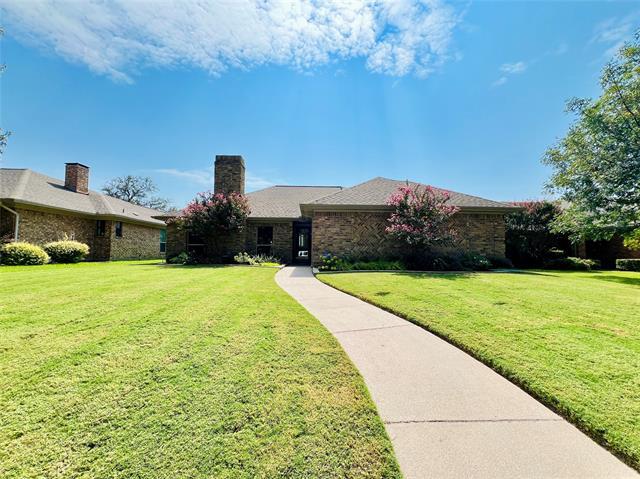 Primary Photo - 3916 Bobbin Ln