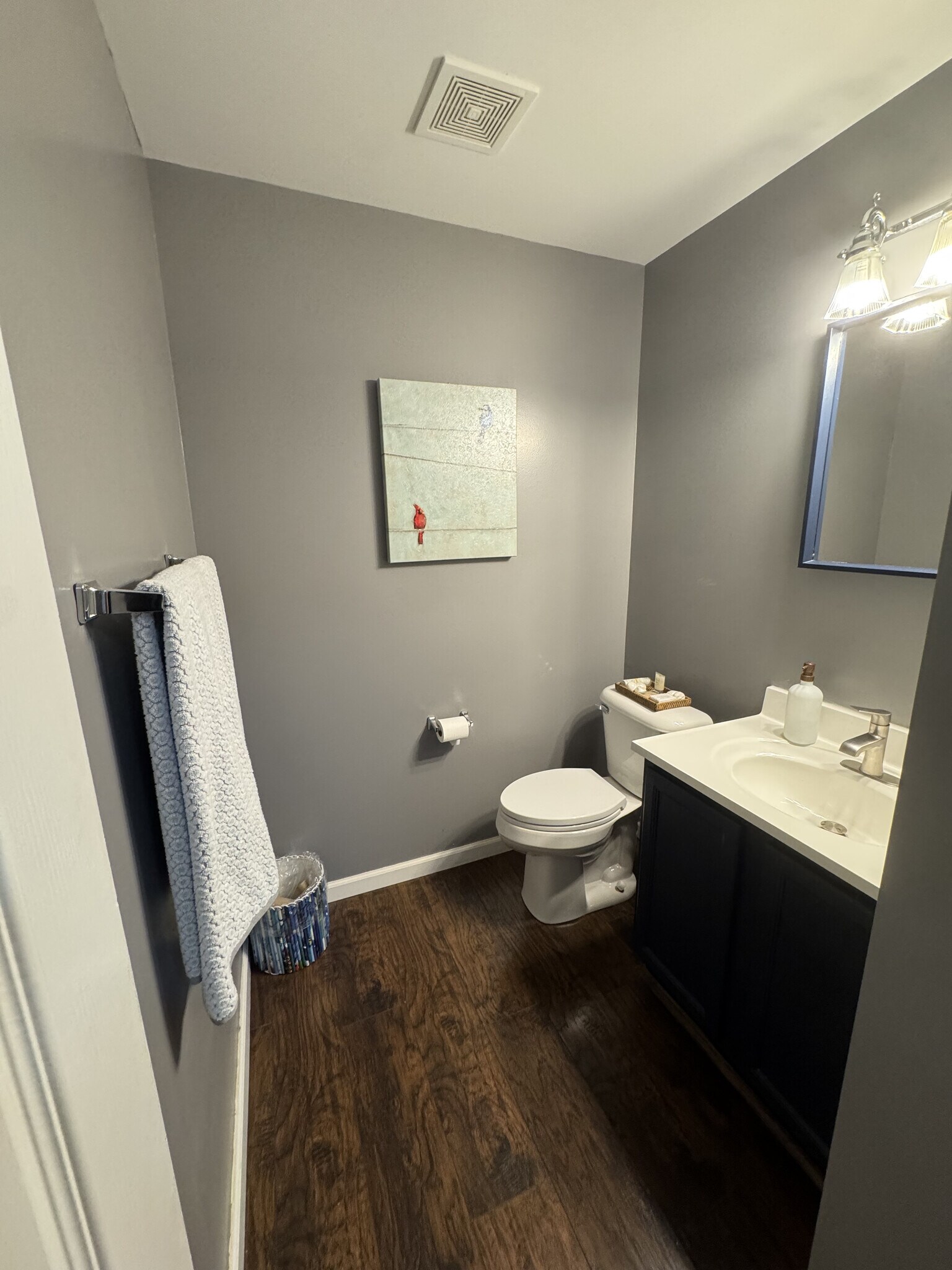 1st level bath - 401 Heritage Commons Cir