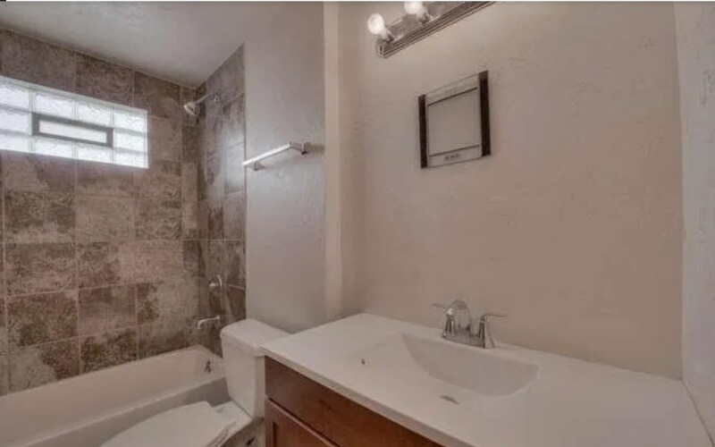 Building Photo - 540 Castello Ave