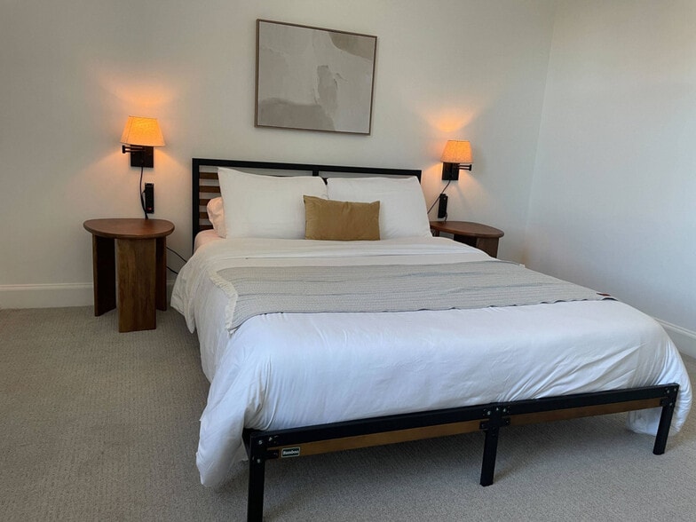 Building Photo - 758 N Broadway