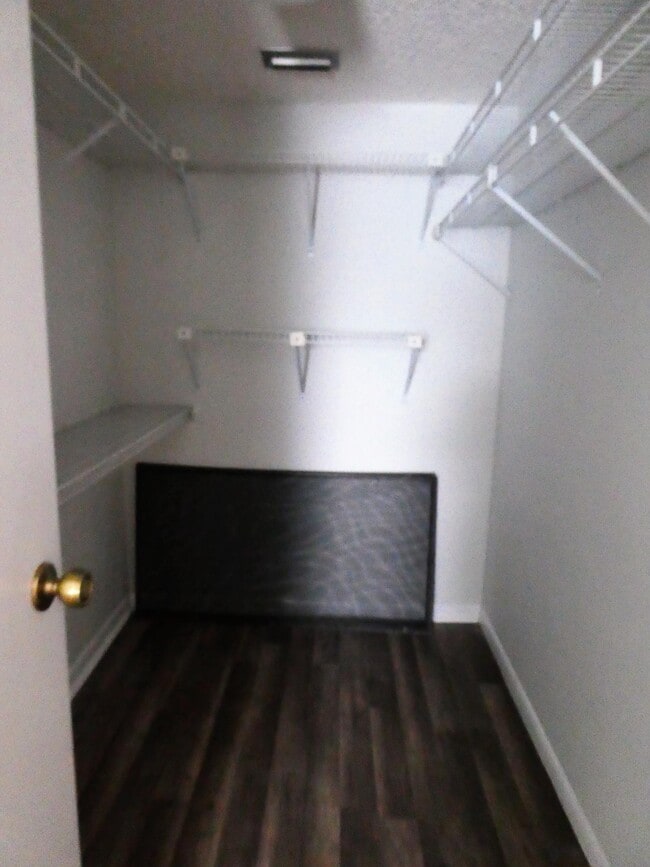 Building Photo - 7094 Golf Colony Ct