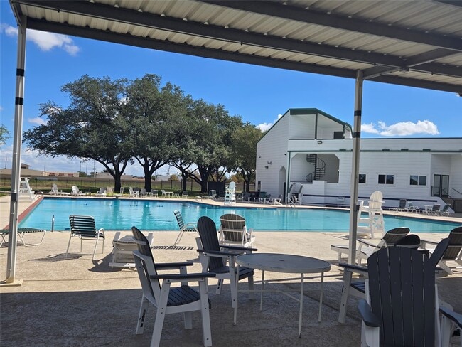 Building Photo - 12243 Fetlock Dr