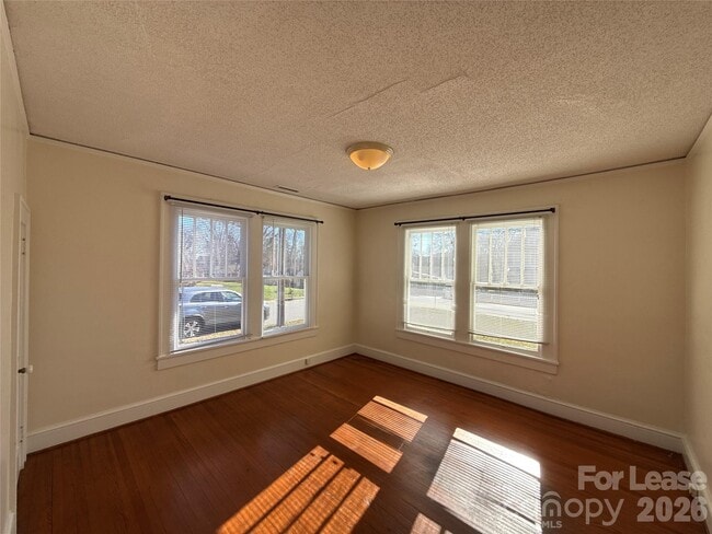 Building Photo - 1133 Princeton Ave