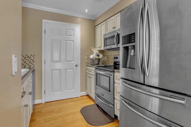 Building Photo - 4274 Calinda Ln