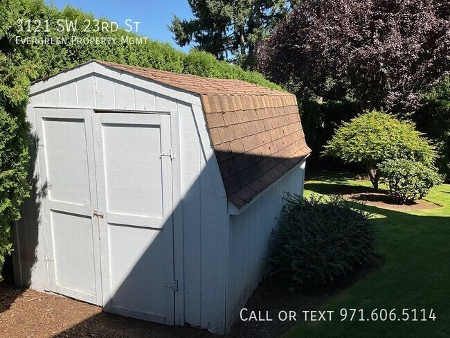 Building Photo - 3121 SW 23rd St
