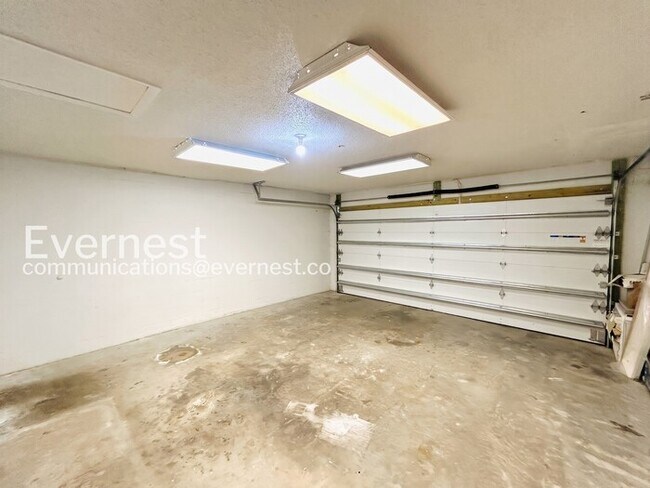 Building Photo - 7516 S Sanibel Cir