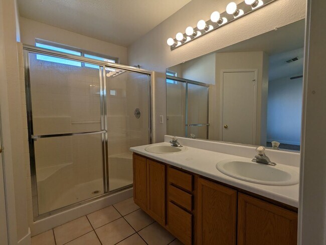 Building Photo - 7233 Pinon Crest Ct
