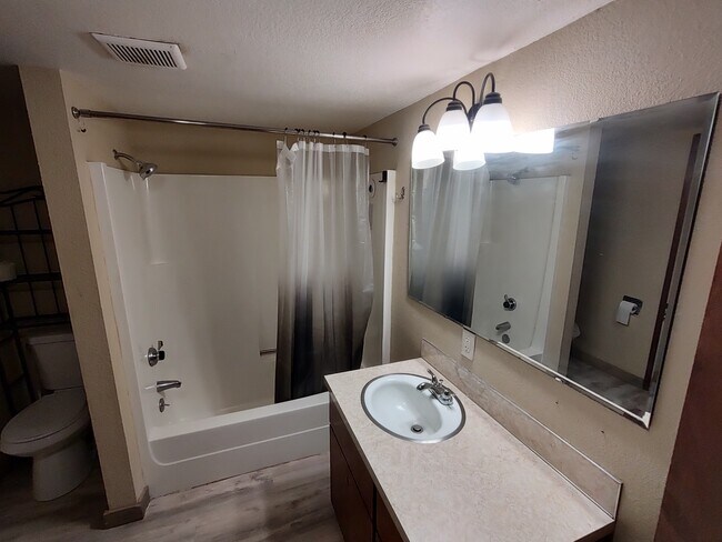 Building Photo - 209 Harrison St