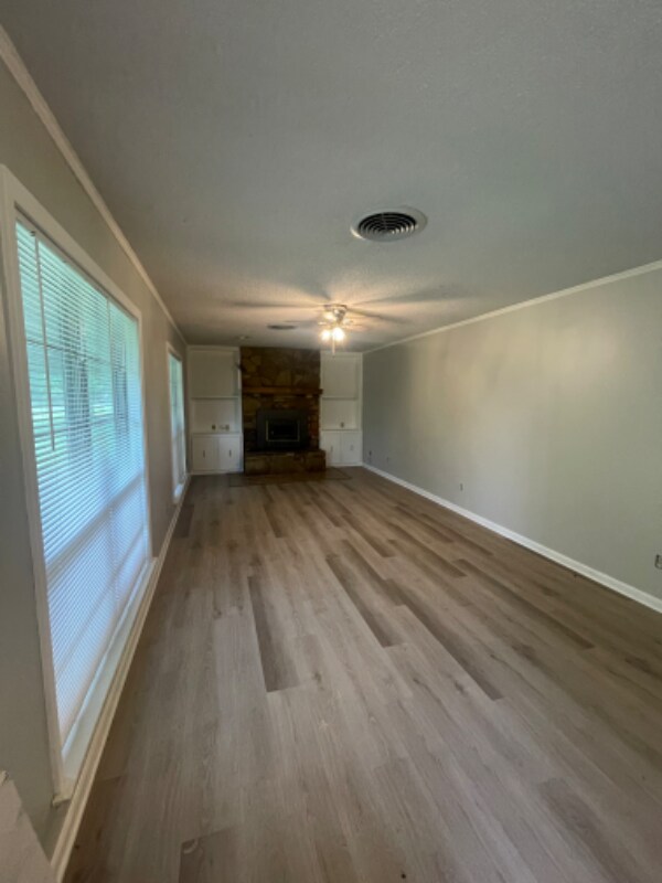 Building Photo - 219 Sterlington Dr