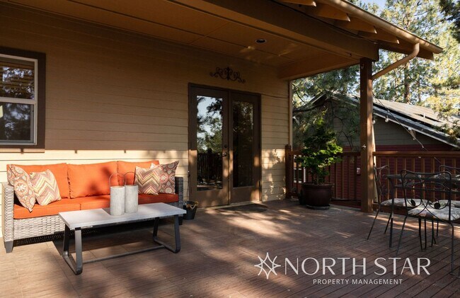 Building Photo - Spacious Bend 3 bed/2 bath Residence w/ Of...