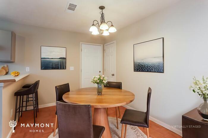 Building Photo - 151 Marian's Way