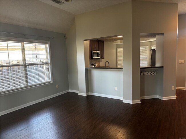 Building Photo - 9133 Saw Tooth Loop