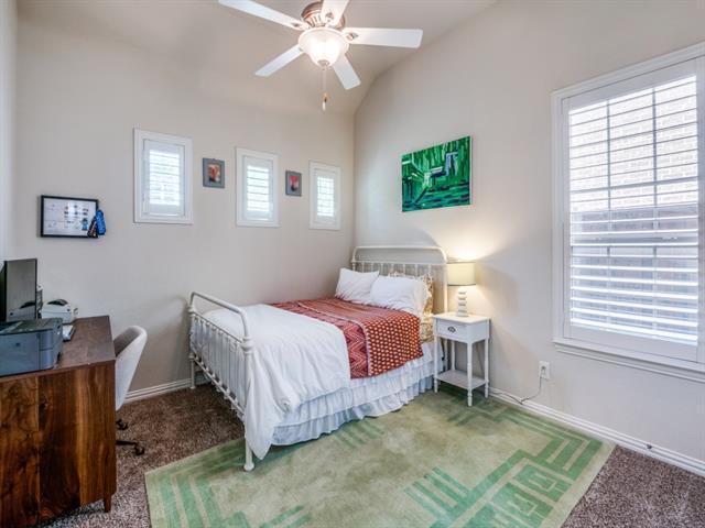 Building Photo - 915 Enchanted Wood Dr