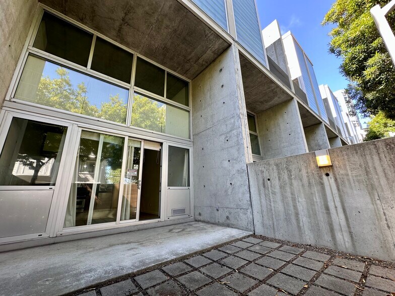 Building Photo - 855 Folsom St