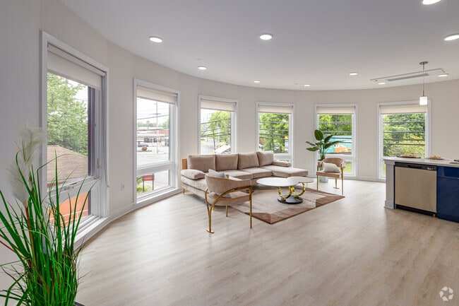 1BR, 1BA - 864SF - Living Room - The Gateway at Dunellen