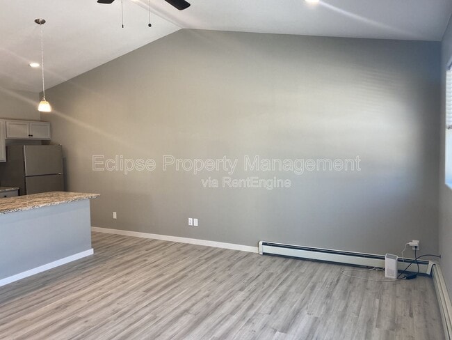 Building Photo - 511 Crestone Ave